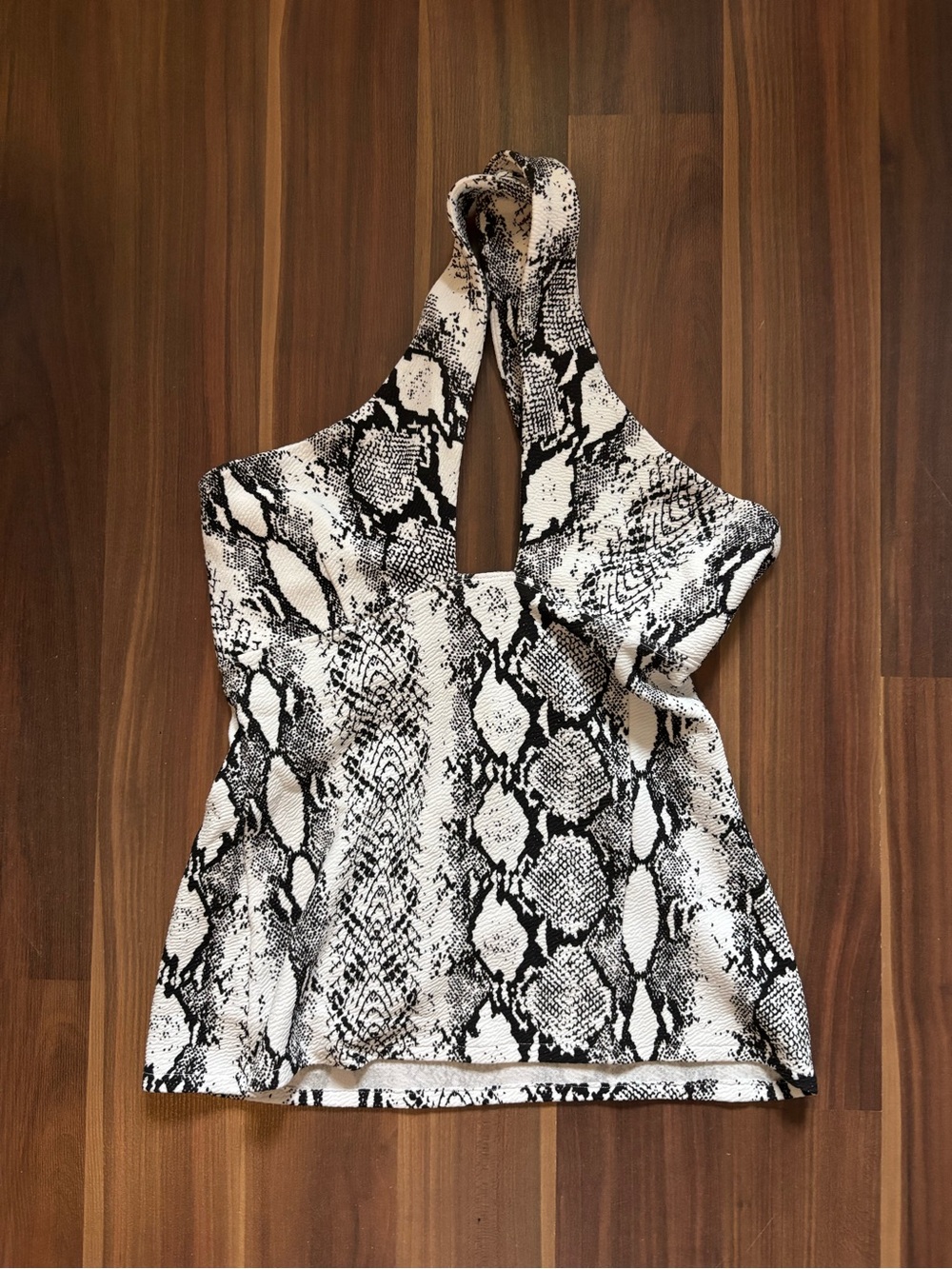 Sleeveless Snake Print Halter Top - Black & White